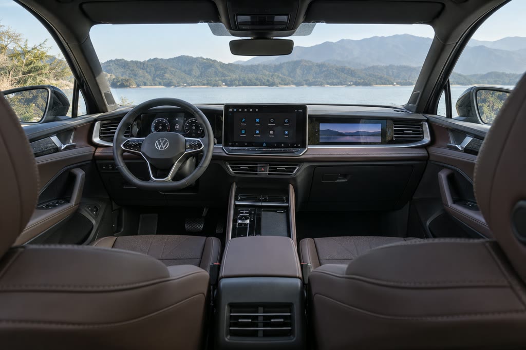 Салон Volkswagen Tiguan L Pro для заказа из Китая Салон Volkswagen Tiguan L Pro для заказа автомобиля из Китая